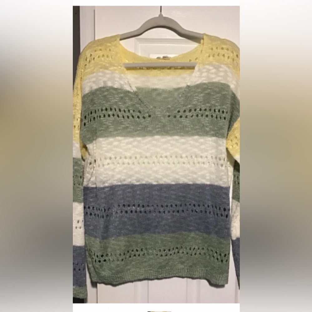 Women’s Hem & Thread Sweater